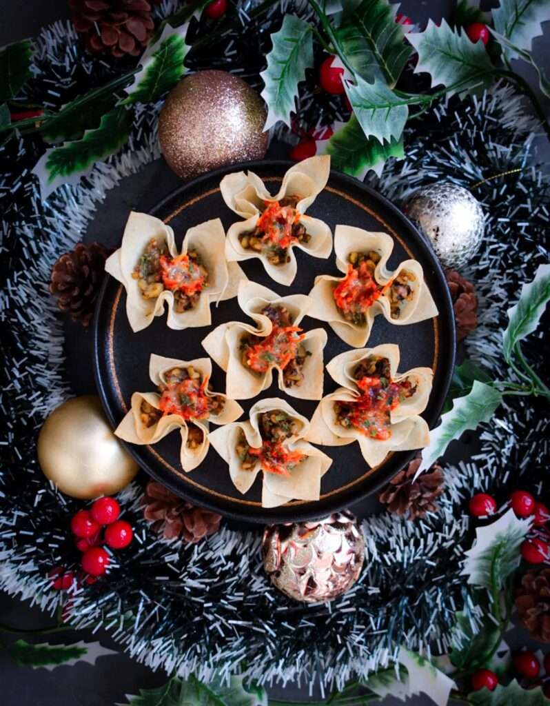 Poinsettia Cups with Tempeh